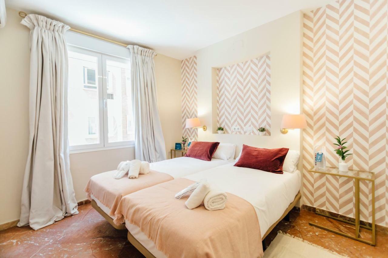 Stylish And Wide- 3Bdr 3Bth- Los Remedios Sevilla Exterior foto