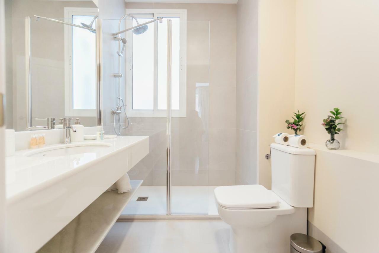 Stylish And Wide- 3Bdr 3Bth- Los Remedios Sevilla Exterior foto